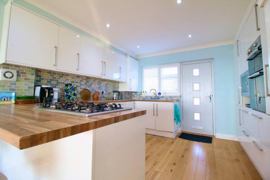 Serenity "Your Calm Seafront Retreat" By Air Premier Seaford Exterior photo